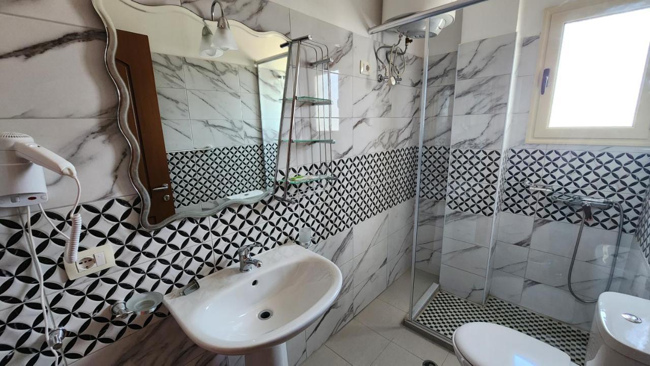 Andrea Bashuri Hotel Divjaka Kültér fotó